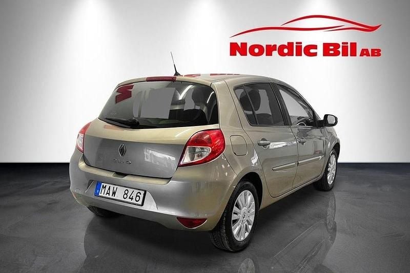 Begagnad Renault Clio R.S. 75 HK (55 kW) 2012 Ljusbrun (brun) Halvkombi