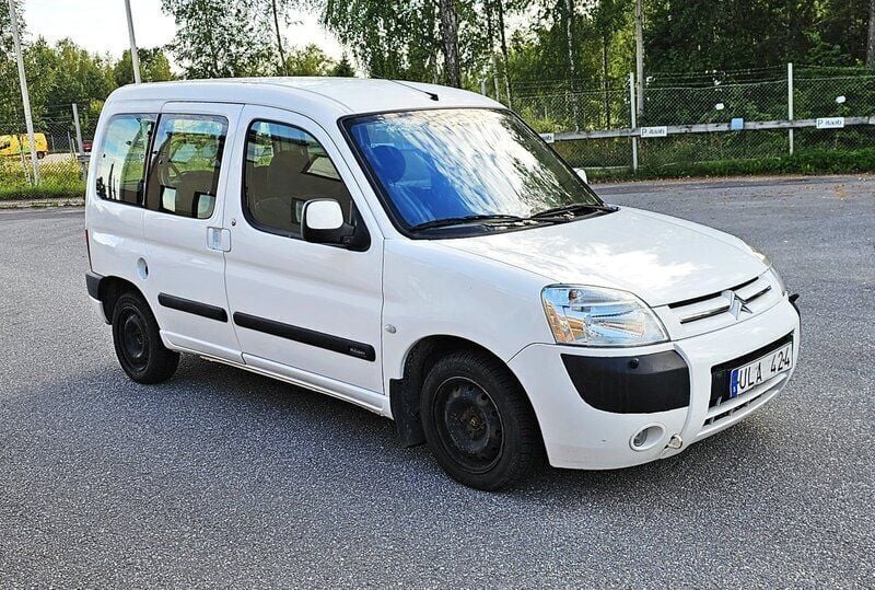 Vit Begagnad 2004 Citroën Berlingo Minibuss | 29 900 kr - Bild 1/4