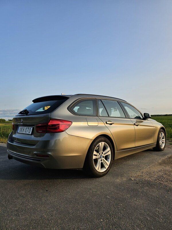 Silver Begagnad 2017 BMW 320 Sport Line Kombi | 187 000 kr (Bra pris) - Bild 1/4