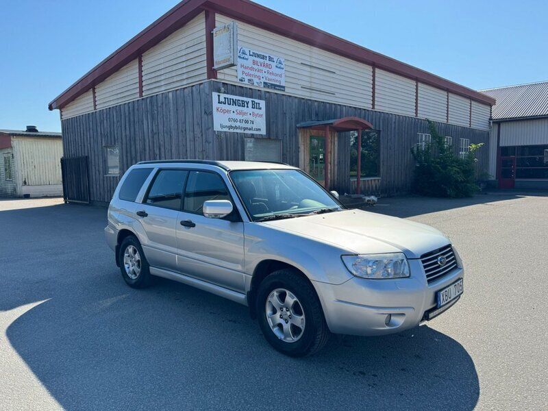 Silver Begagnad 2006 Subaru Forester SUV | 45 000 kr (Dyr) - Bild 1/4
