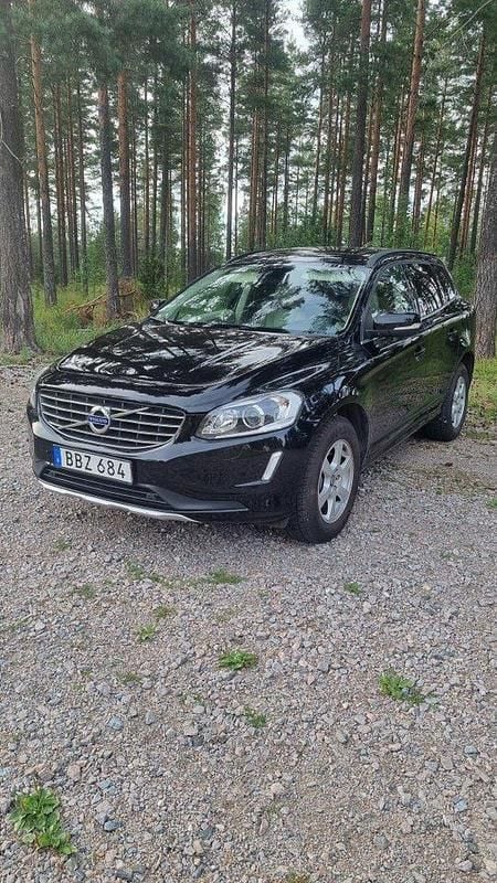 Svart Begagnad 2014 Volvo XC60 Momentum SUV | 178 000 kr (Marknadspris) - Bild 1/4