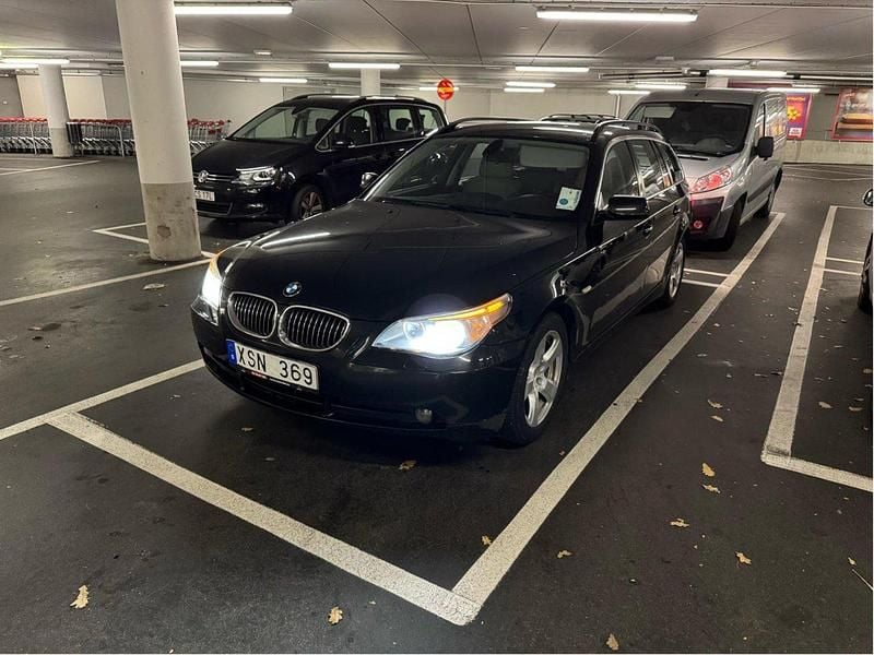 Svart Begagnad 2006 BMW 523 Kombi | 35 000 kr (Lite dyr) - Bild 1/4