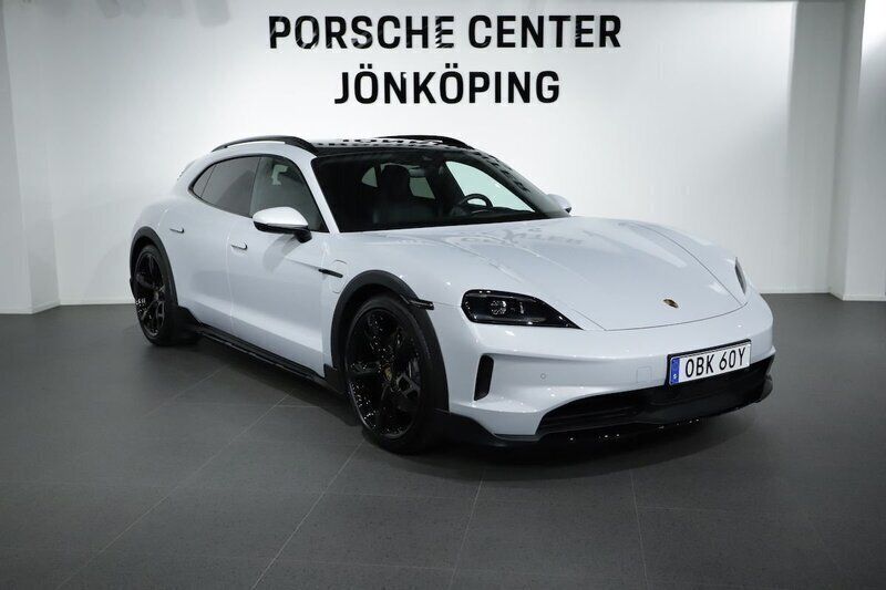 Grå Begagnad 2024 Porsche Taycan Cross Turismo Sedan | 1 345 000 kr - Bild 1/3