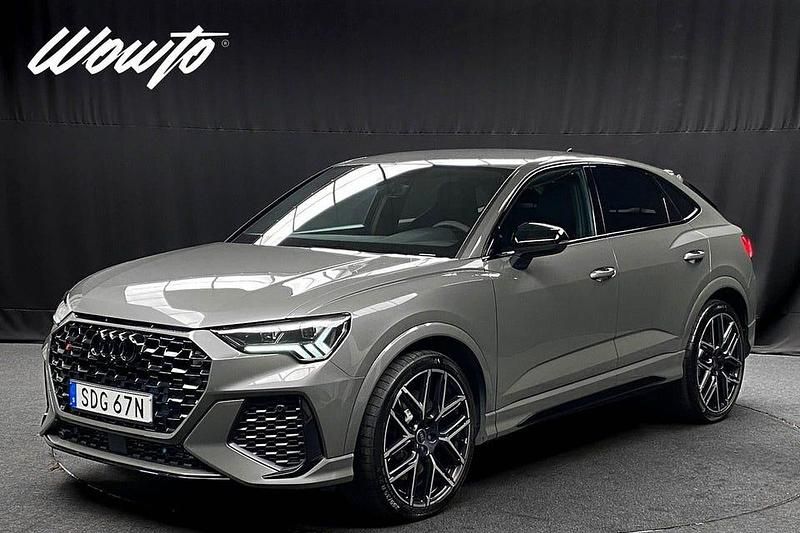 Grå Begagnad 2023 Audi RS Q3 Sportback SUV | 699 800 kr - Bild 1/3