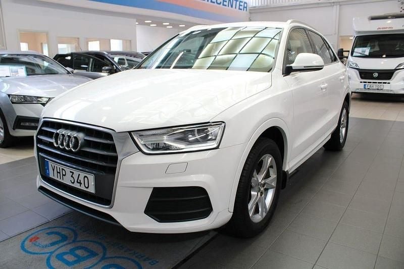 Vit Begagnad 2016 Audi Q3 Sport SUV | 164 900 kr (Bra pris) - Bild 1/4