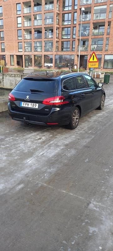 Begagnad Peugeot 308 SW Allure 120 HK (88 kW) 2015 Kombi