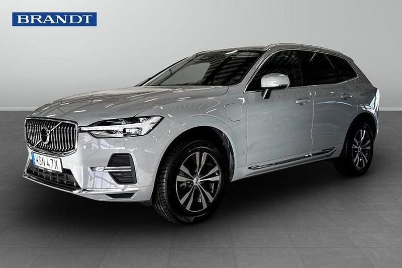 Begagnad Volvo XC60 Core 355 HK (261 kW) 2025 Grå SUV