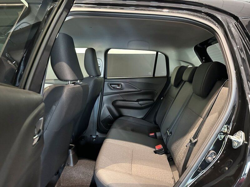 Begagnad Suzuki Swift 83 HK (61 kW) 2024 Svart Halvkombi