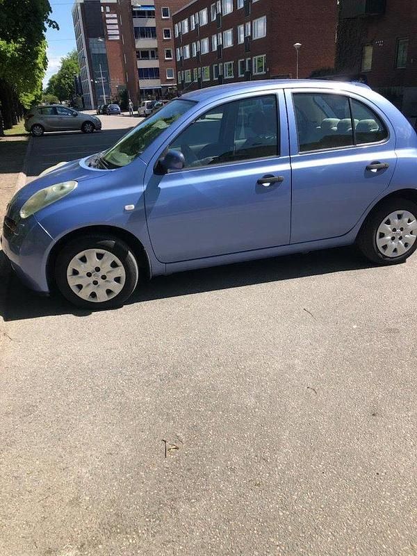 Blå Begagnad 2005 Nissan Micra Halvkombi | 15 000 kr (Superpris) - Bild 1/3