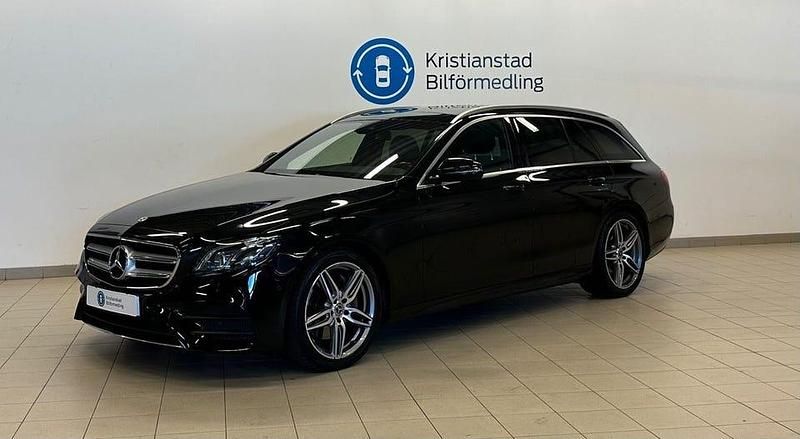 Svart Begagnad 2018 Mercedes E200 AMG Kombi | 289 900 kr (Marknadspris) - Bild 1/4