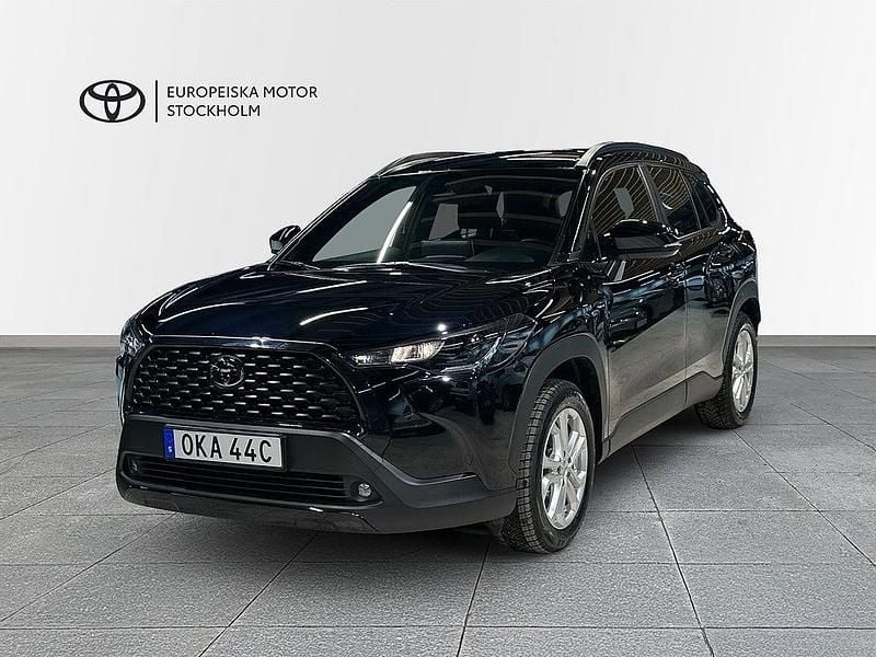 Begagnad Toyota Corolla Cross Active 140 HK (102 kW) 2024 Svartmetallic SUV