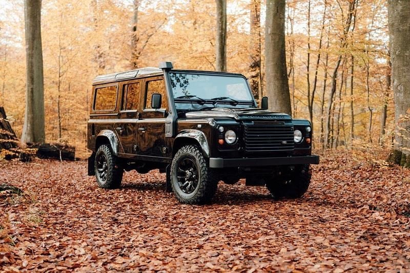 Svart Begagnad 2015 Land Rover Defender Black Edition Van | 625 000 kr (Marknadspris) - Bild 1/4