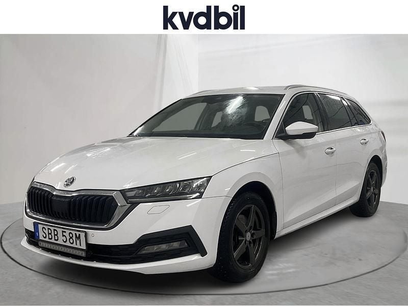Vit Begagnad 2022 Skoda Octavia Kombi | 215 000 kr (Superpris) - Bild 1/3