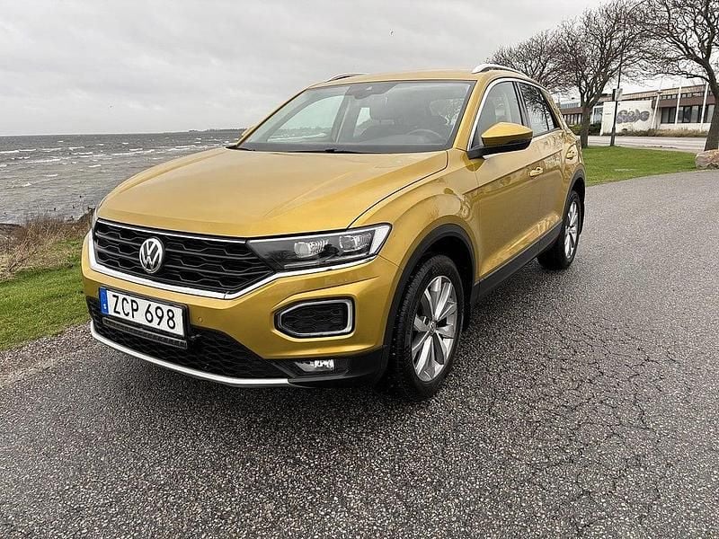 Gul Begagnad 2017 VW T-Roc SUV | 153 500 kr (Marknadspris) - Bild 1/4