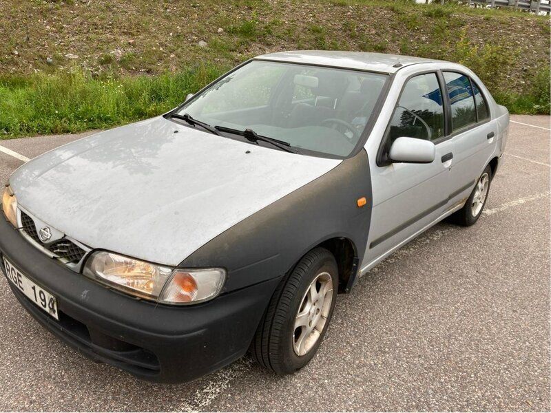 Silver Begagnad 2000 Nissan Almera Sedan | 11 500 kr - Bild 1/4