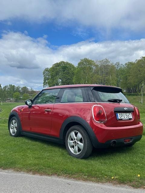 Röd Begagnad 2014 Mini ONE Halvkombi | 83 900 kr (Marknadspris) - Bild 1/4