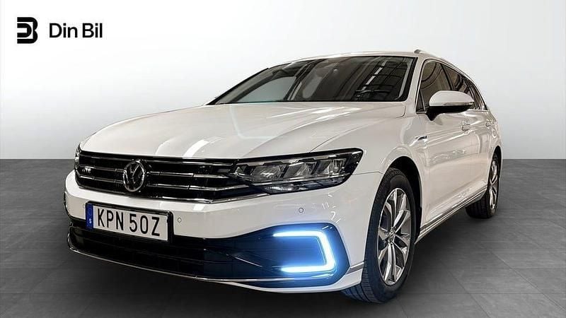 Begagnad VW Passat GTE 156 HK (114 kW) 2020 Pure white