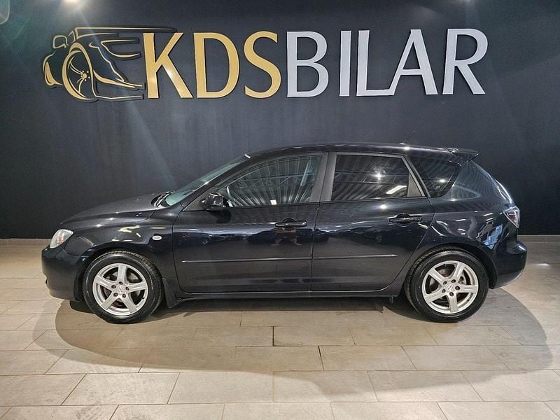 Svart Begagnad 2008 Mazda 3 Inclusive Halvkombi | 29 900 kr (Marknadspris) - Bild 1/4