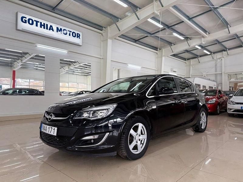 Begagnad Opel Astra Sport 110 HK (80 kW) 2013 Svart