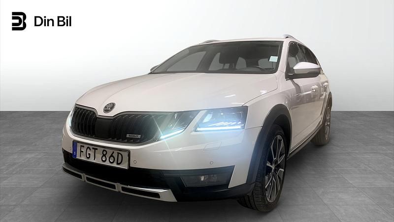Vit Begagnad 2020 Skoda Octavia Scout Kombi | 284 900 kr (Lite dyr) - Bild 1/4