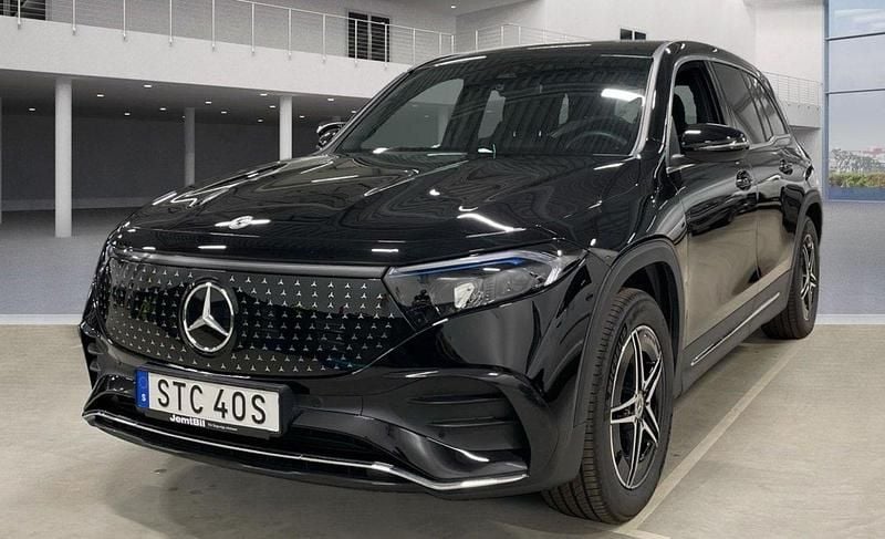 Svart Ny 2024 Mercedes EQB250+ AMG SUV | 509 000 kr (Superpris) - Bild 1/1
