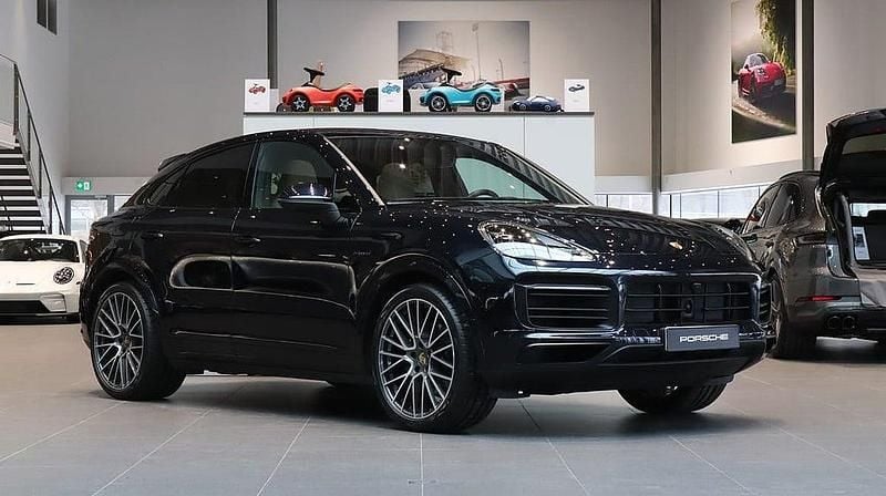 Begagnad Porsche Cayenne Platinum Edition 340 HK (250 kW) 2023 Blå SUV