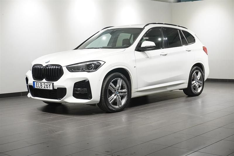 Vit Begagnad 2020 BMW X1 M Sport SUV | 329 900 kr (Lite dyr) - Bild 1/4