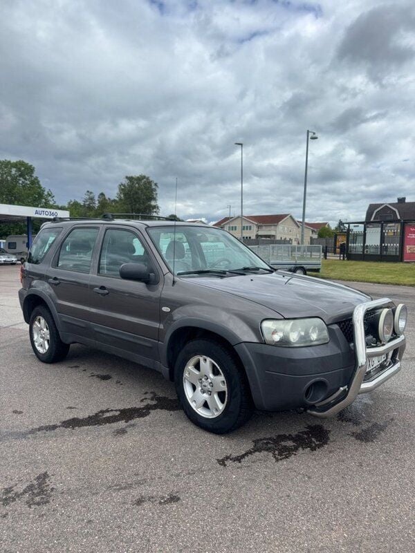 Grå Begagnad 2006 Ford Maverick SUV | 31 900 kr - Bild 1/4