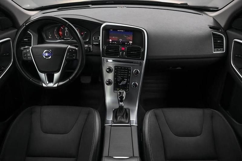 Begagnad Volvo XC60 Momentum 150 HK (110 kW) 2017 Svart SUV