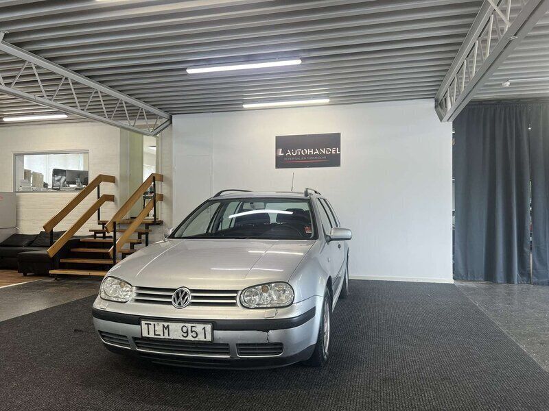 Silver Begagnad 2002 VW Golf IV Kombi | 11 900 kr (Marknadspris) - Bild 1/4