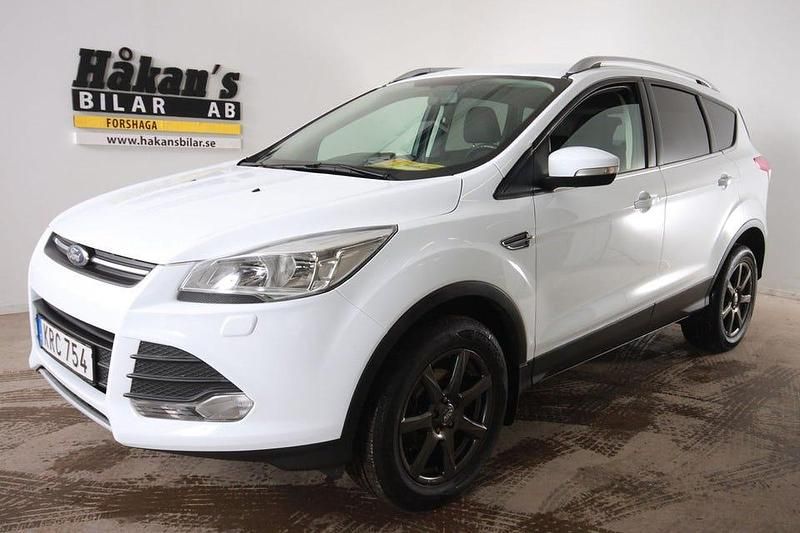 Vit Begagnad 2014 Ford Kuga Trend SUV | 159 500 kr (Dyr) - Bild 1/4