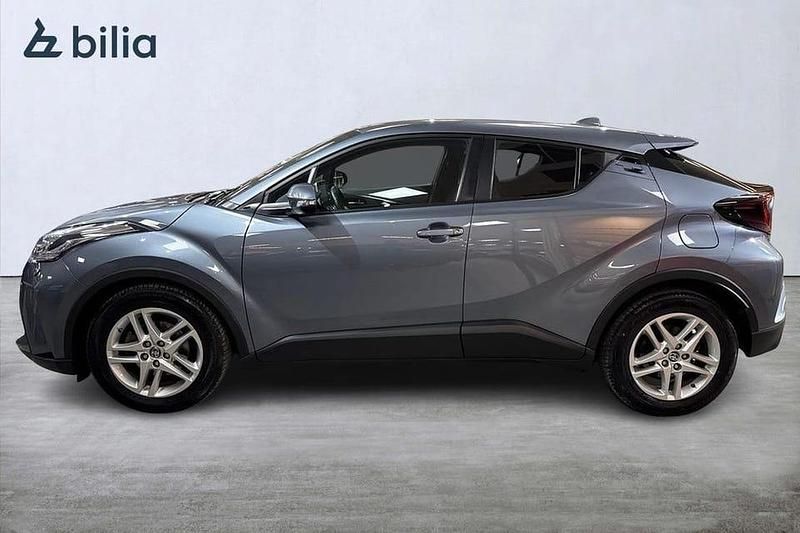 Begagnad Toyota C-HR Active 124 HK (91 kW) 2023 Grå SUV