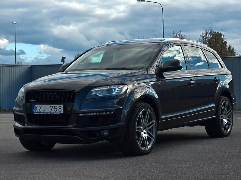 Grå Begagnad 2010 Audi Q7 SUV | 169 999 kr (Lite dyr) - Bild 1/4