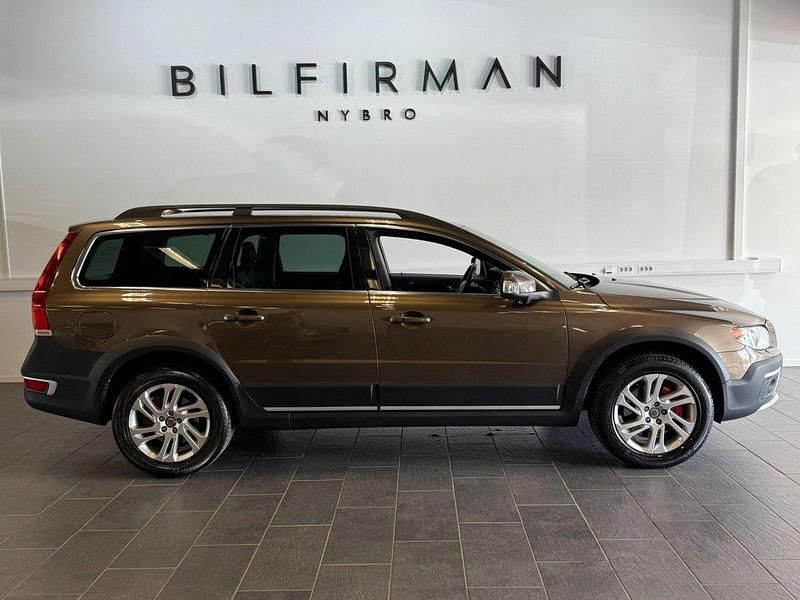 Brun Begagnad 2014 Volvo XC70 Summum SUV | 239 900 kr (Dyr) - Bild 1/4