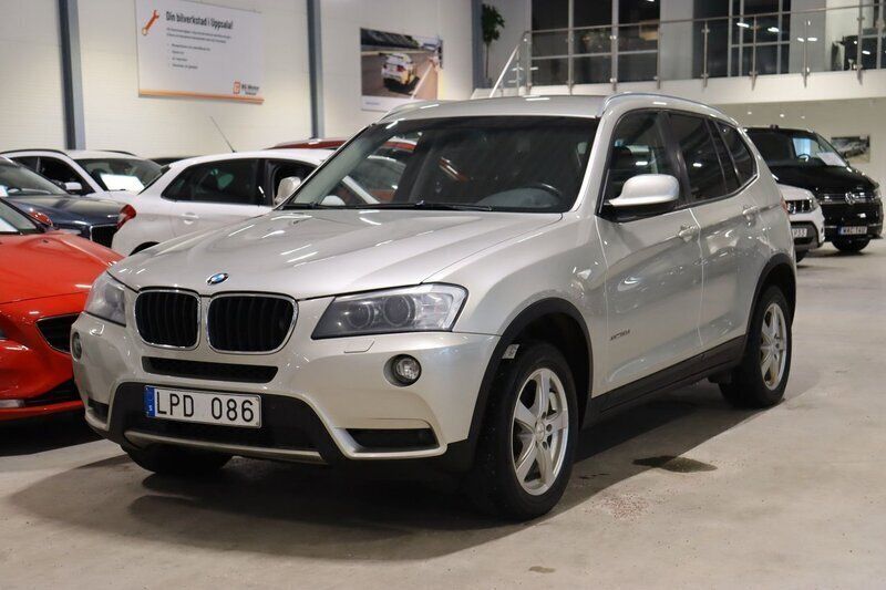 Ljusgrå Begagnad 2011 BMW X3 SUV | 89 900 kr (Dyr) - Bild 1/4