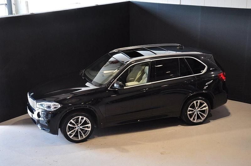 Svart Begagnad 2017 BMW X5 M Sport SUV | 339 000 kr (Marknadspris) - Bild 1/4