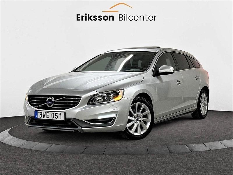 Silver Begagnad 2014 Volvo V60 Summum Kombi | 149 900 kr (Lite dyr) - Bild 1/4