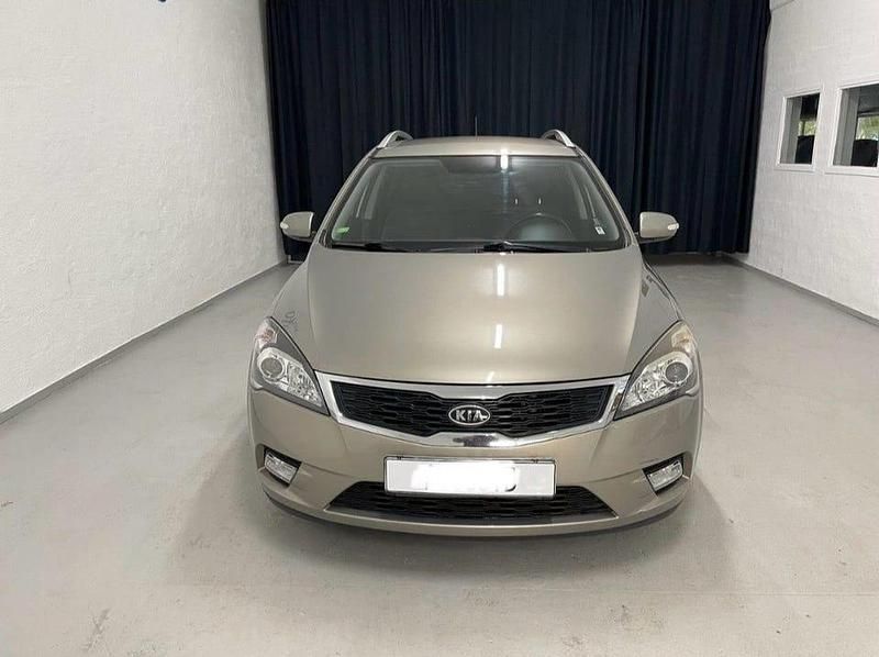 Begagnad Kia Ceed Sportswagon 128 HK (94 kW) 2011 Kombi