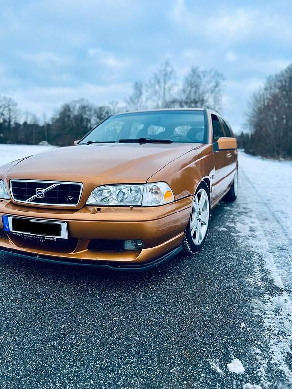 Begagnad Volvo V70 240 HK (176 kW) 1998 Saffran Kombi