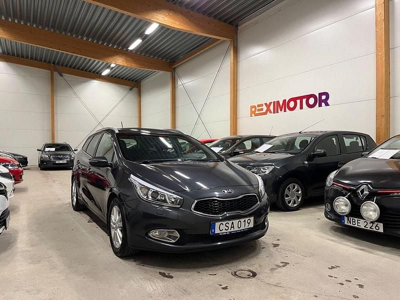 Grå Begagnad 2014 Kia Ceed Sportswagon Comfort Kombi | 69 900 kr (Bra pris) - Bild 1/4