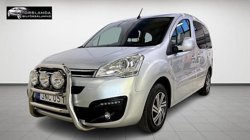 Silvermetallic Begagnad 2017 Citroën Berlingo Minibuss | 139 900 kr - Bild 1/4