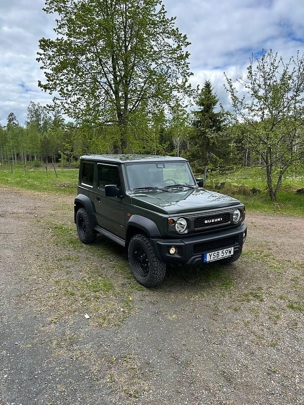 Begagnad 2024 Suzuki Jimny SUV | 305 000 kr (Superpris) - Bild 1/4