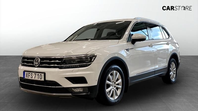 Vit Begagnad 2018 VW Tiguan Allspace SUV | 274 900 kr (Marknadspris) - Bild 1/4