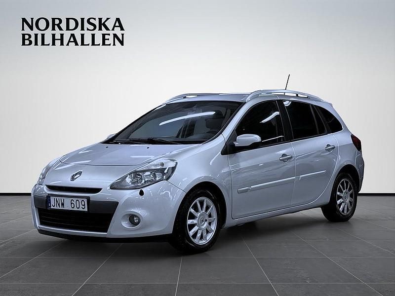 Begagnad Renault Clio GrandTour 103 HK (75 kW) 2011 Silver Kombi