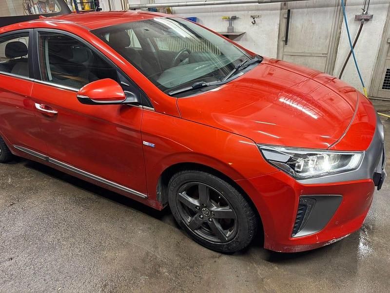 Begagnad 2017 Hyundai Ioniq Halvkombi | 85 000 kr (Superpris) - Bild 1/4