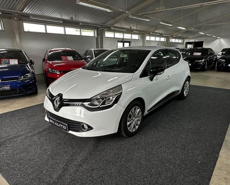 Vit Begagnad 2013 Renault Clio IV Halvkombi | 59 900 kr (Lite dyr) - Bild 1/4