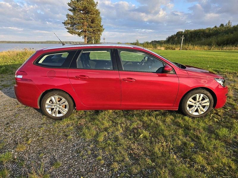 Röd Begagnad 2015 Peugeot 308 Active Kombi | 69 500 kr (Bra pris) - Bild 1/4