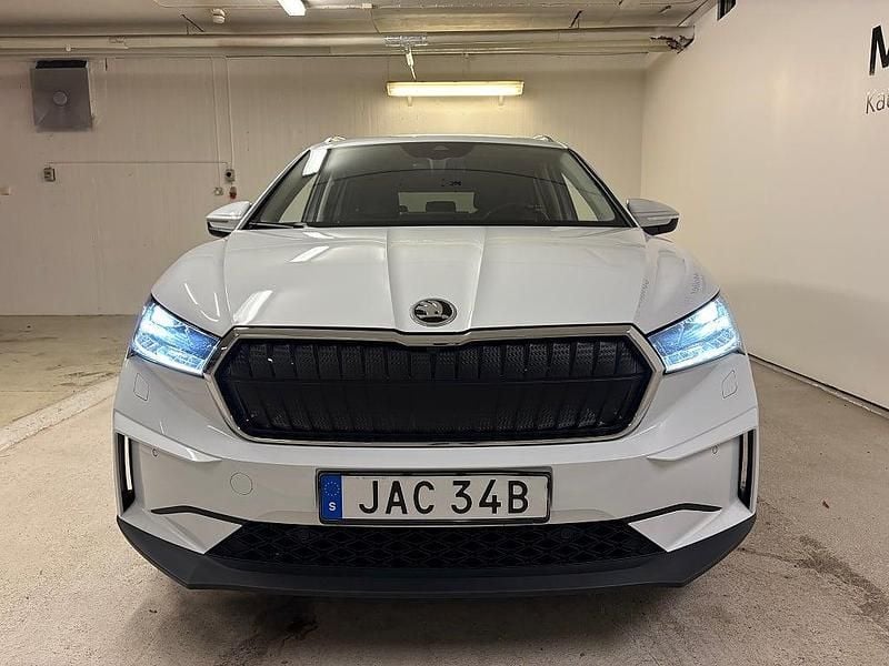 Begagnad Skoda Enyaq iV 194 kW (265 HK) 2023 Vit SUV