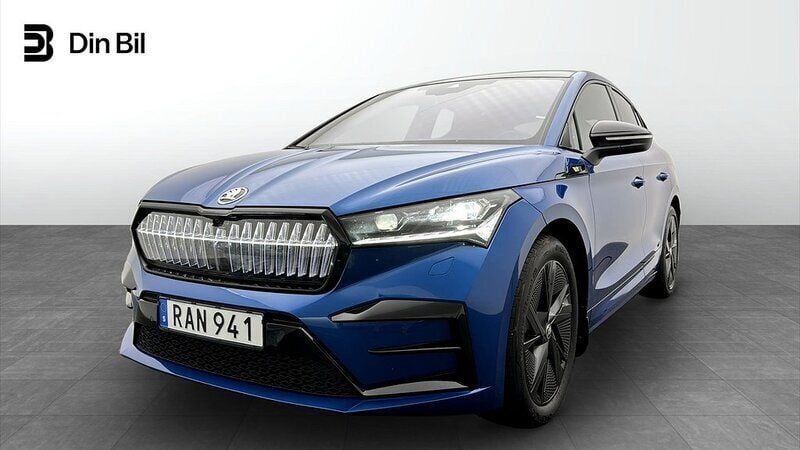 Blå Begagnad 2023 Skoda Enyaq iV RS SUV | 504 900 kr (Bra pris) - Bild 1/4
