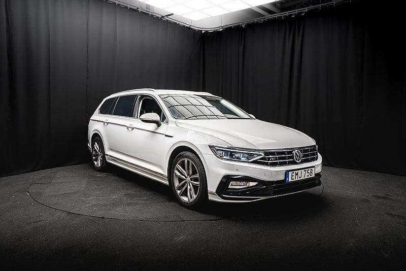 Begagnad VW Passat R-line 190 HK (139 kW) 2020 Vit Kombi